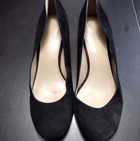 Ann Taylor Suede Gold Block Heel - Picture 2 of 5